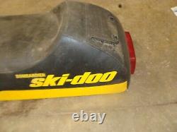 2000 SKI DOO MXZ 600 ZX châssis siège complet avec couvercle de base mousse feu arrière coffre