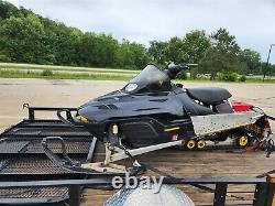 2001 SKI-DOO MXZ 800 Châssis ZX avant, sabot de glissement, cadre de glissement, amortisseur 503189610, couvercle d'arbre